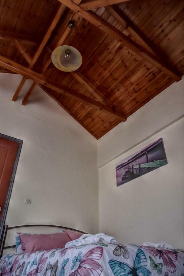 Cozy Loft Apartment Missolonghi Bagian luar foto
