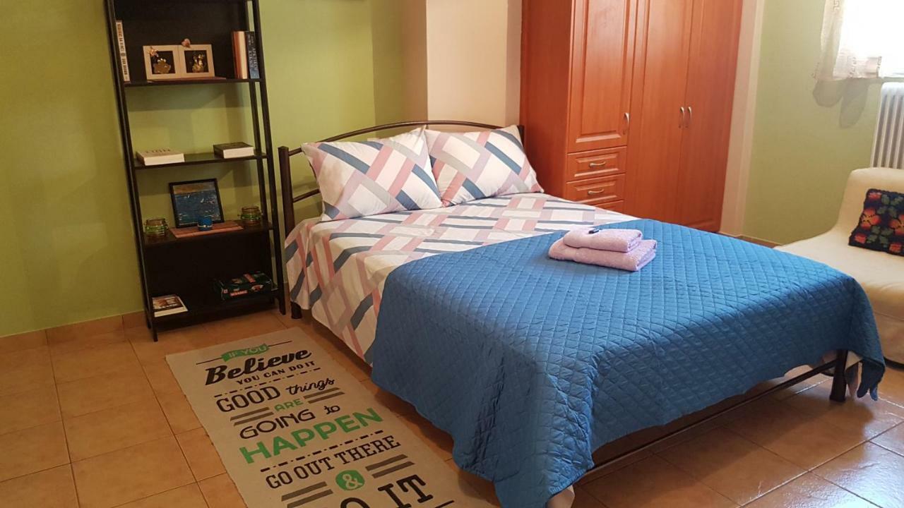Cozy Loft Apartment Missolonghi Bagian luar foto