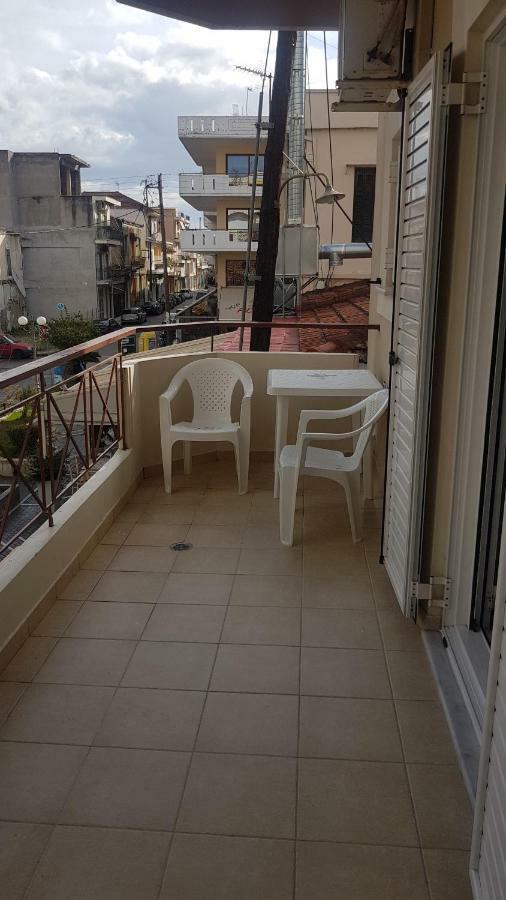Cozy Loft Apartment Missolonghi Bagian luar foto