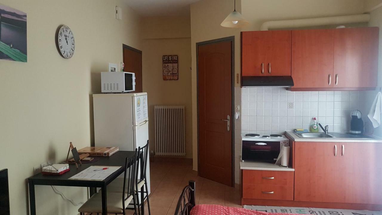 Cozy Loft Apartment Missolonghi Bagian luar foto